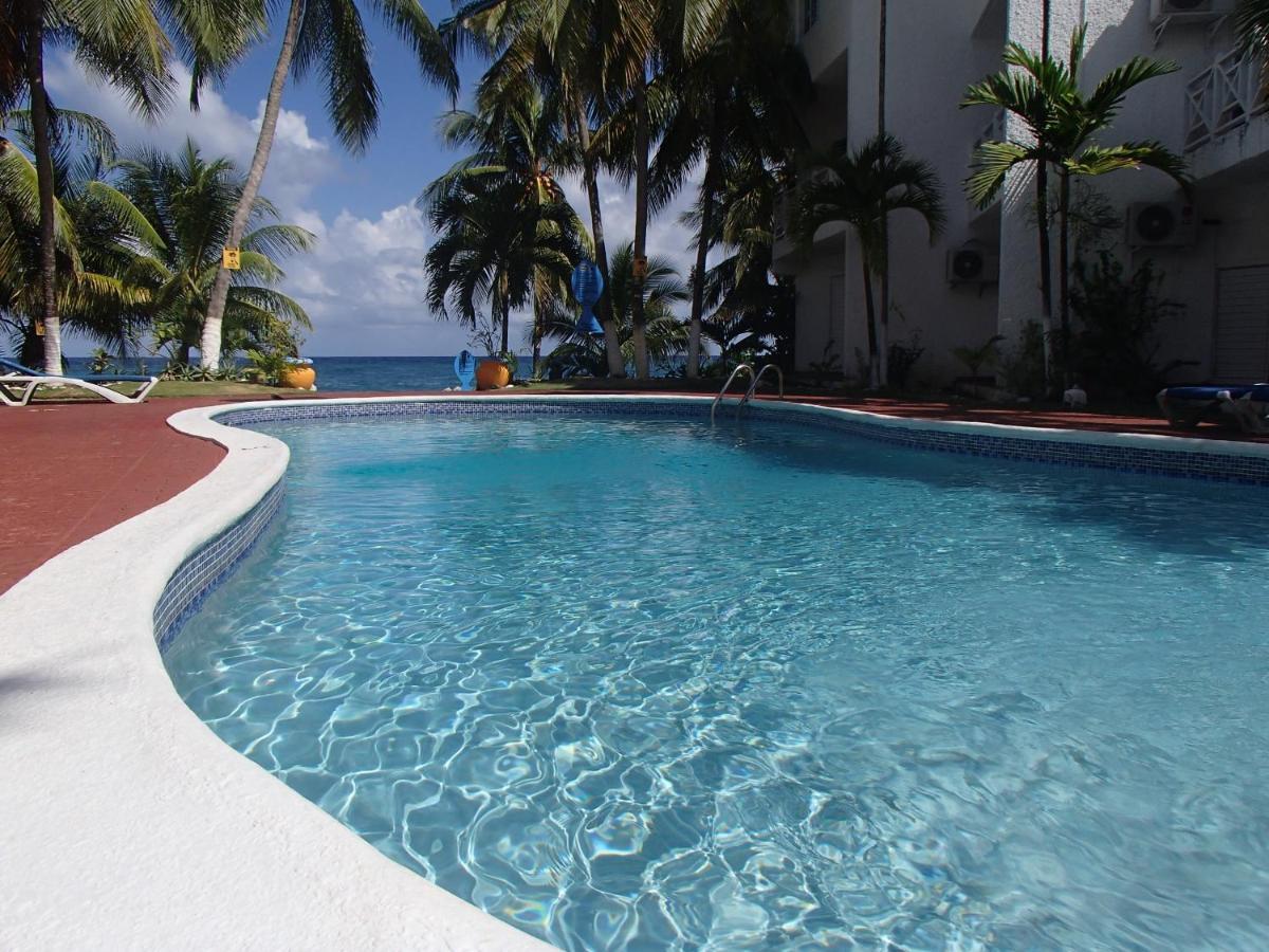 Chrisanns Beach Resort Ocho Rios Exterior photo