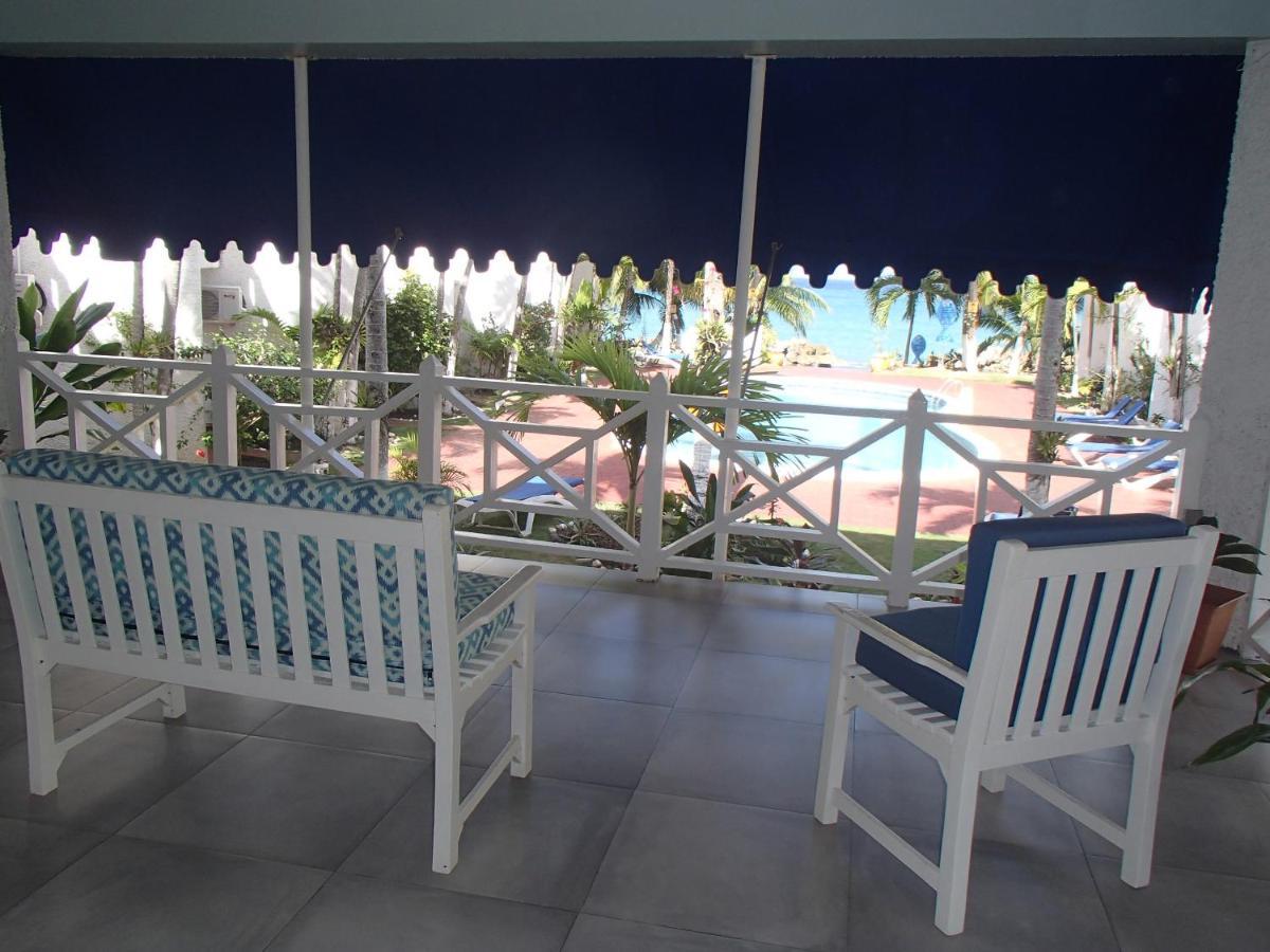 Chrisanns Beach Resort Ocho Rios Exterior photo