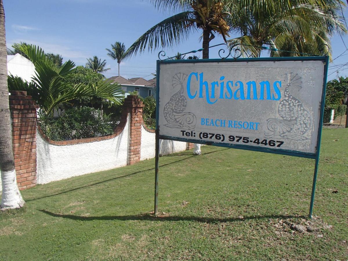Chrisanns Beach Resort Ocho Rios Exterior photo